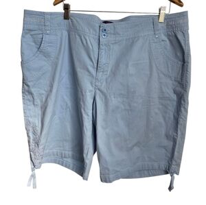 Gloria Vanderbilt Baby Blue Women's Size 20W Bermuda Shorts EUC